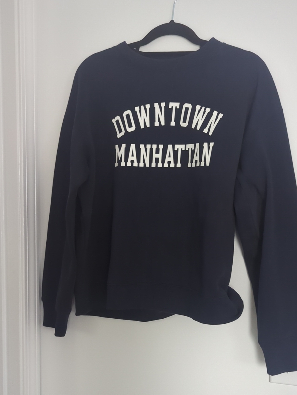 New H&M Manhattan Navy Crewneck Sweatshirt